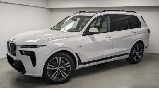 BMW X7 40d xDrive =M-Sport= Sky Lounge/Distronic Гаранция